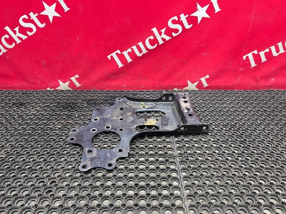 Кронштейн кабины передний правый 2023г.