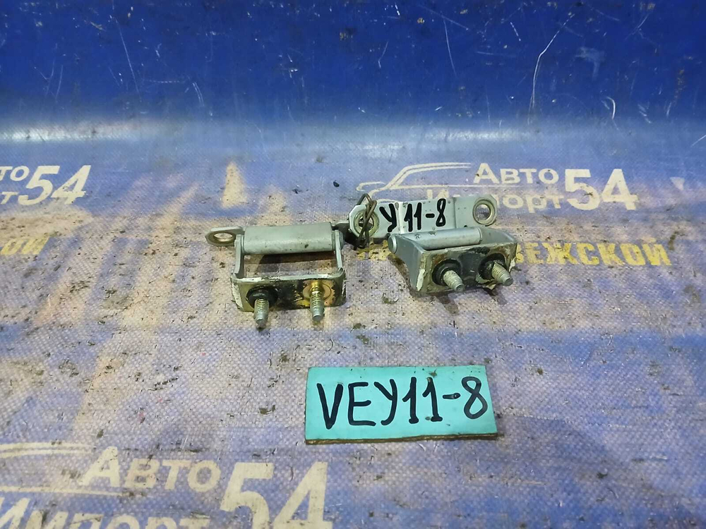 Петля багажника NISSAN AD 2001