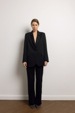 Пиджак ПЕРВЫЙ в черном оттенке