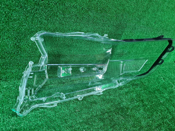 Стекло фары правое Toyota Land Cruiser 200 (2015-2021) LED