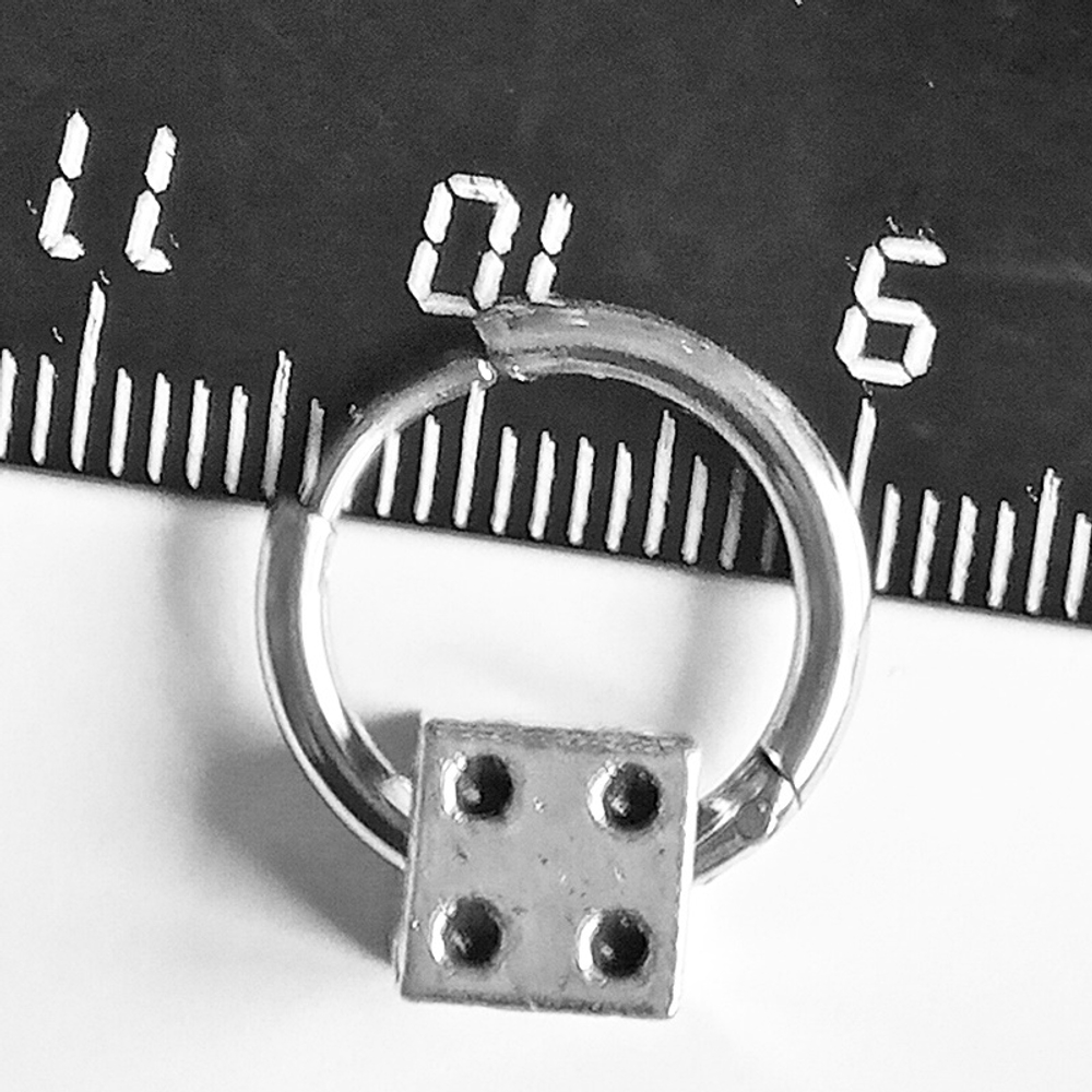 Серьга кольцо диаметр 12мм "Кубик" для пирсинга уха. Медицинская сталь. Цена за штуку!
