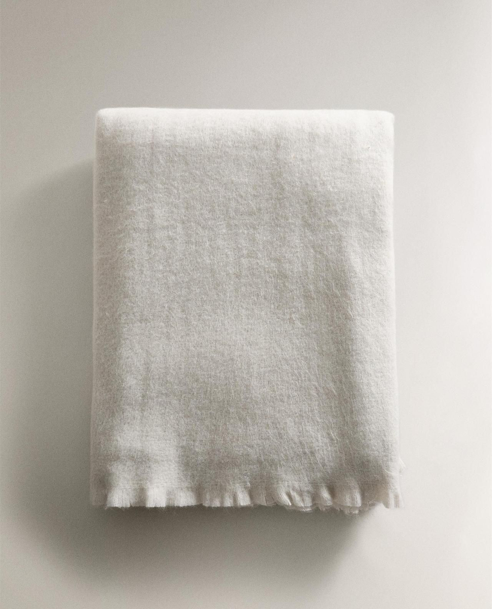 Zara Home - Мягкий плед с бахромой, синий, 140x190 см