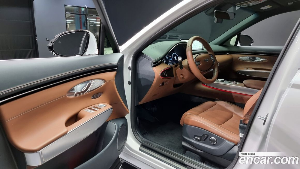 Genesis GV70 2.5T Бензин 2WD (03.2023)