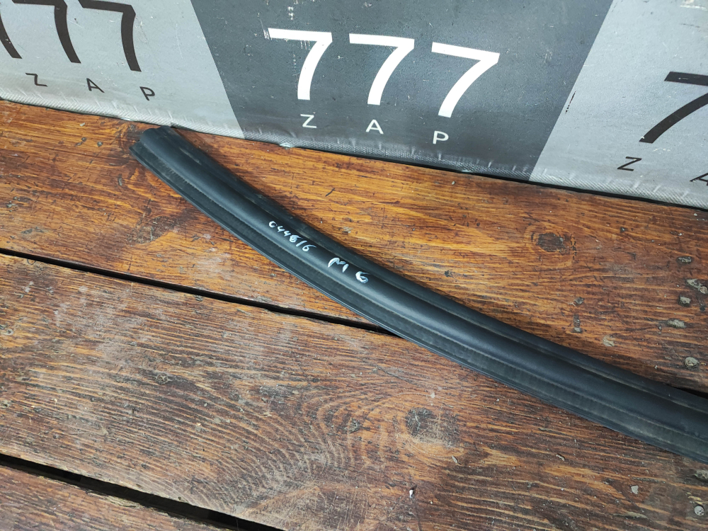 Уплотнитель капота Haval M6 2 21-нв Б/У Оригинал 8402070XKZ0YA