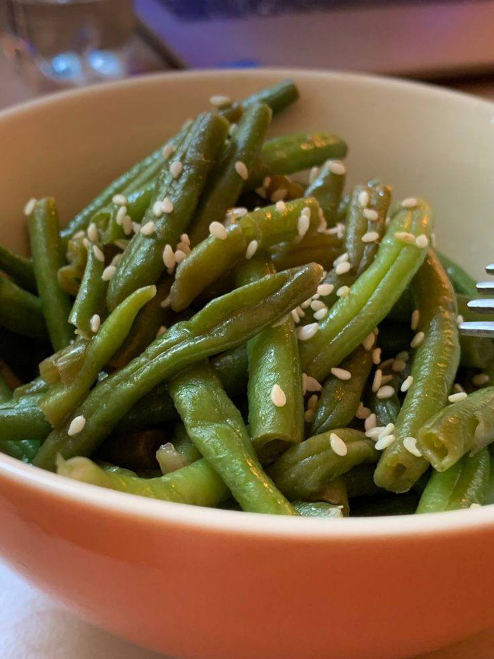 Фасоль стручковая с кунжутом