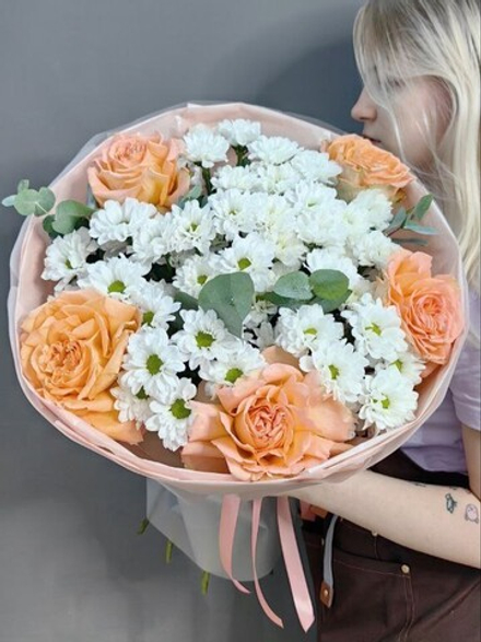 Дуо-букет с персиковыми французскими розами