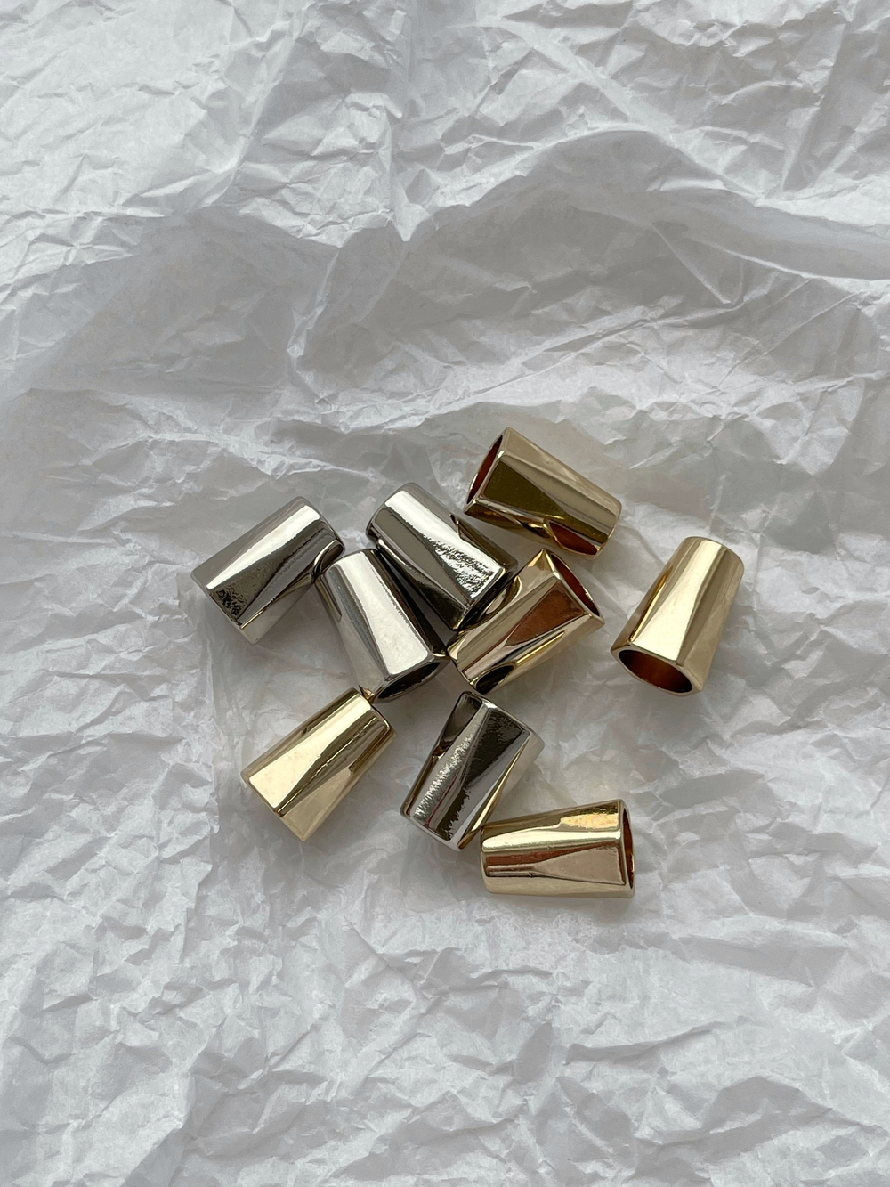 Наконечник металлический серебристый