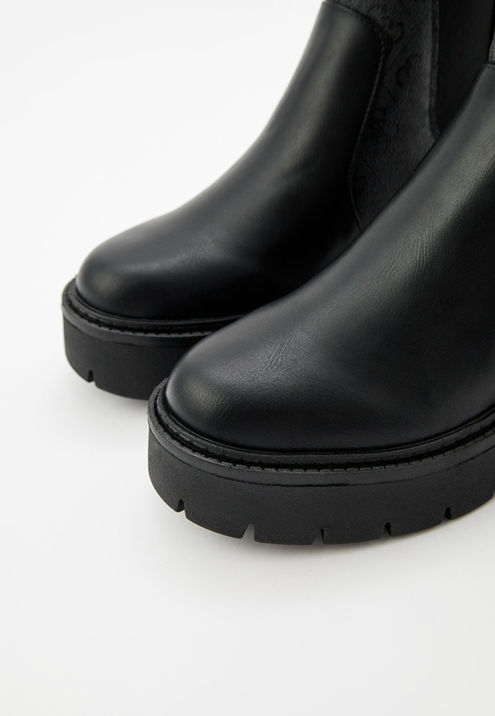 Челси женские GUESS SHUZE