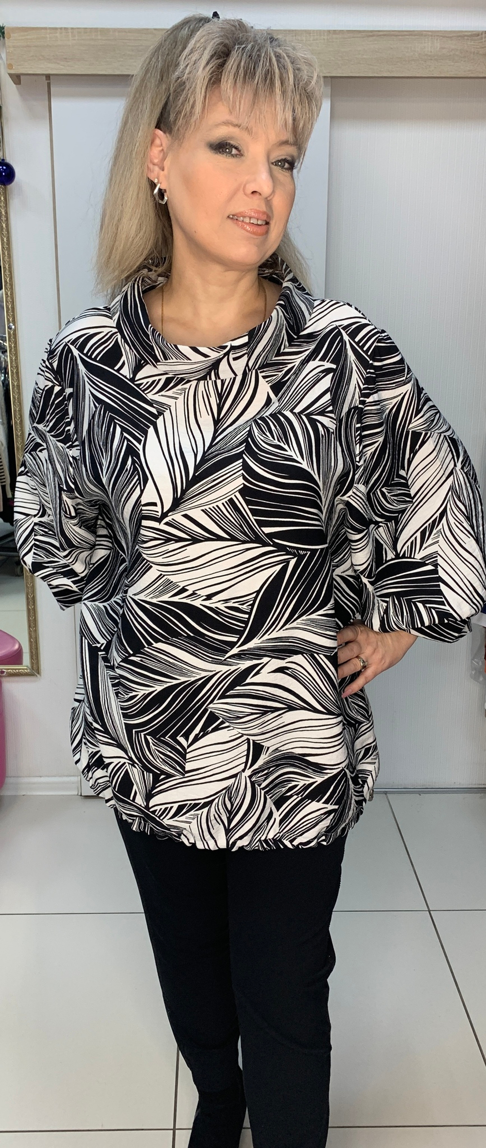 Черно-белый блузон-туника на кулиске