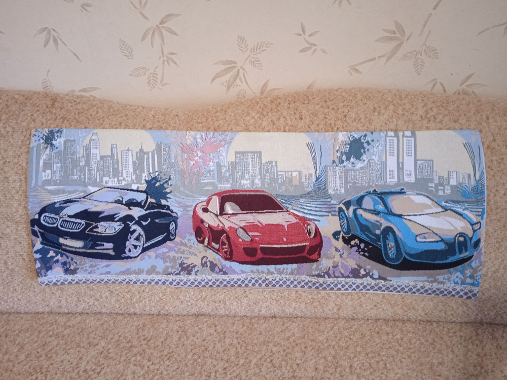 Декоративный гобеленовый чехол Три машины 34х87