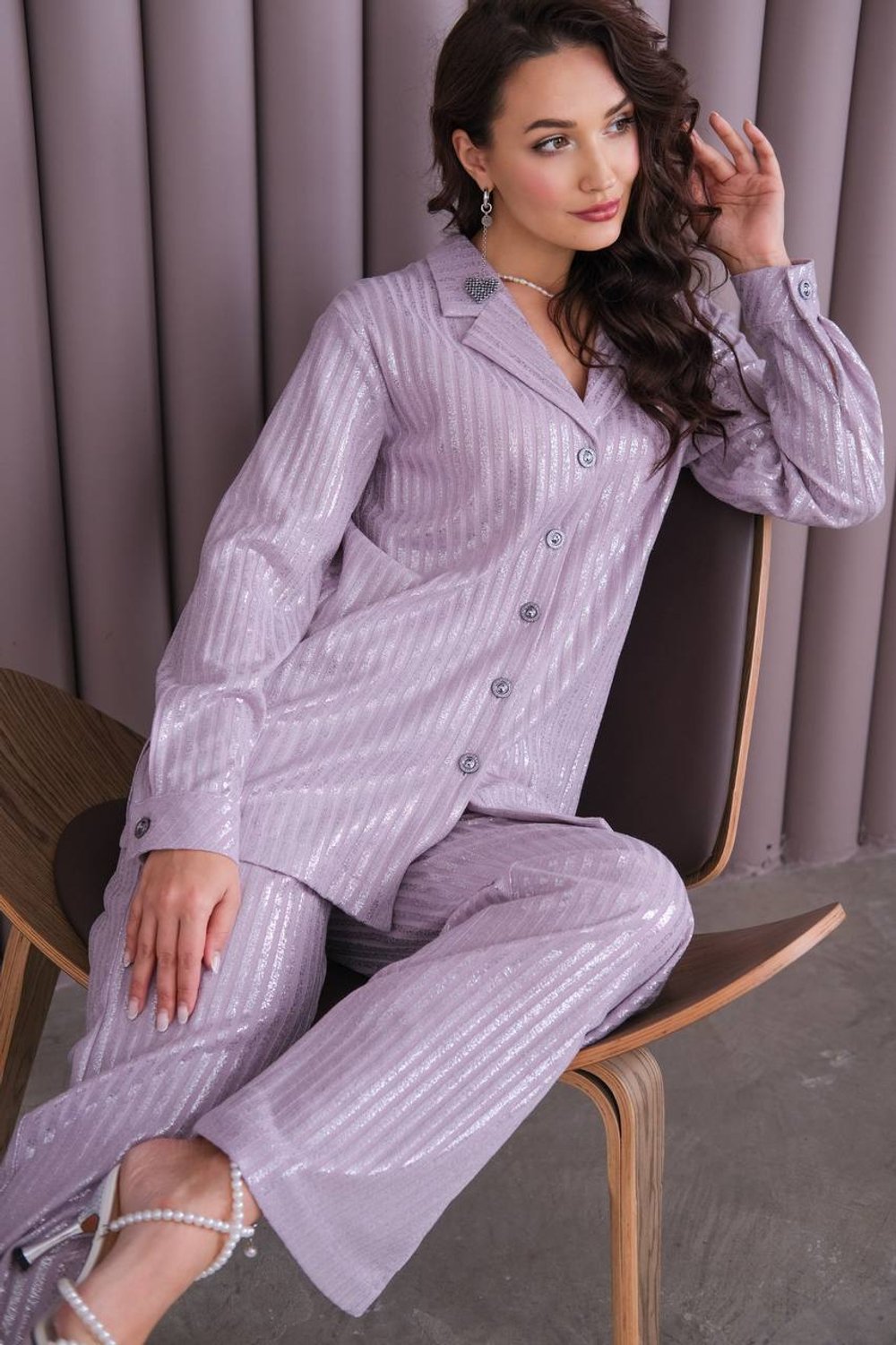 Костюм лиловый с блеском