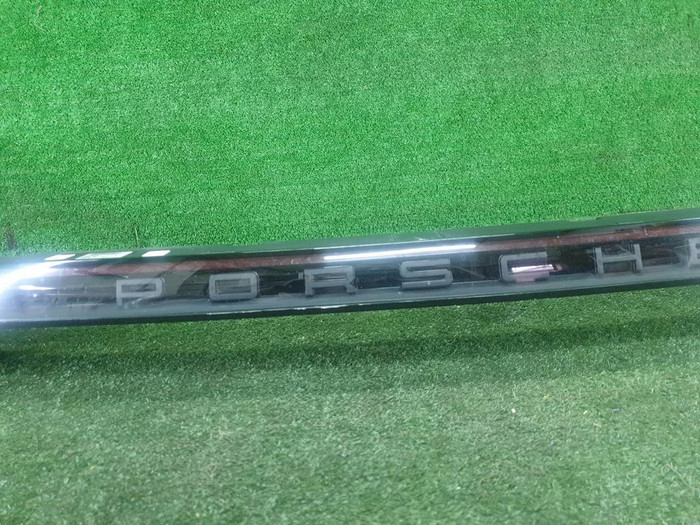 Фонарь крышки багажника Porsche Cayenne 3 (17-23)