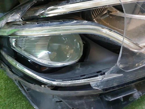 Битая Фара правая Mercedes E W213 (2016-2021) LED