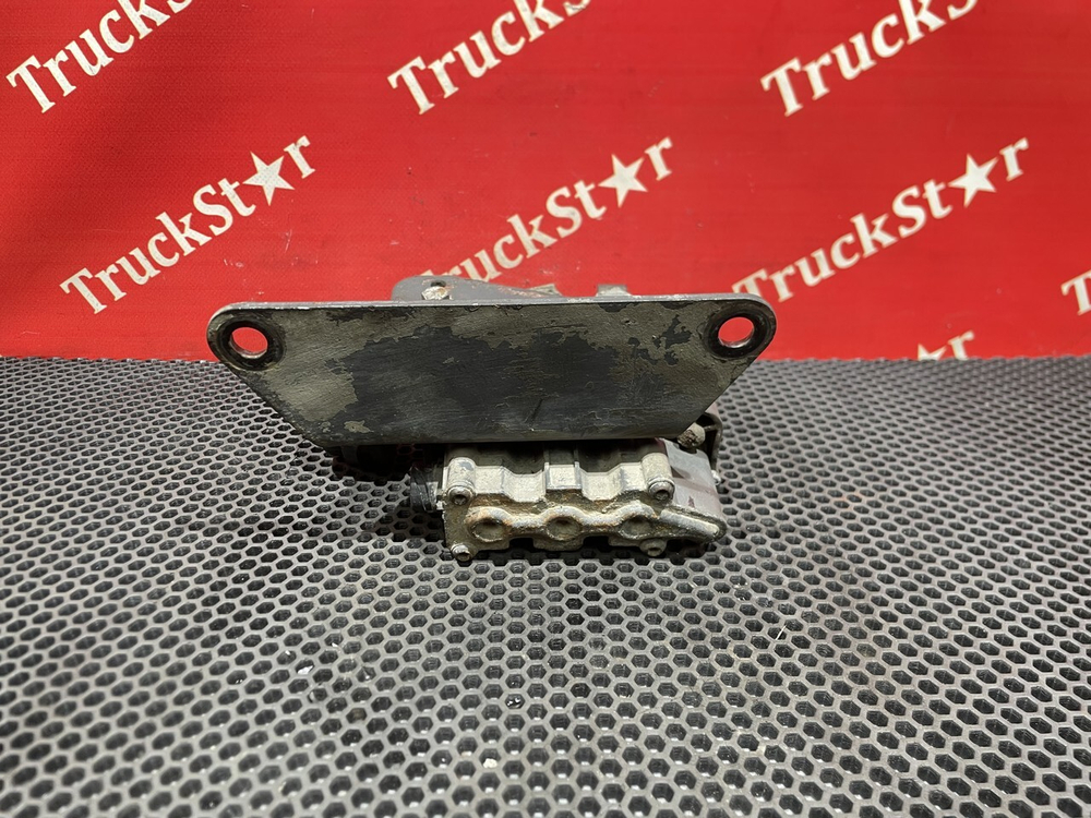 Кран уровня пола главный