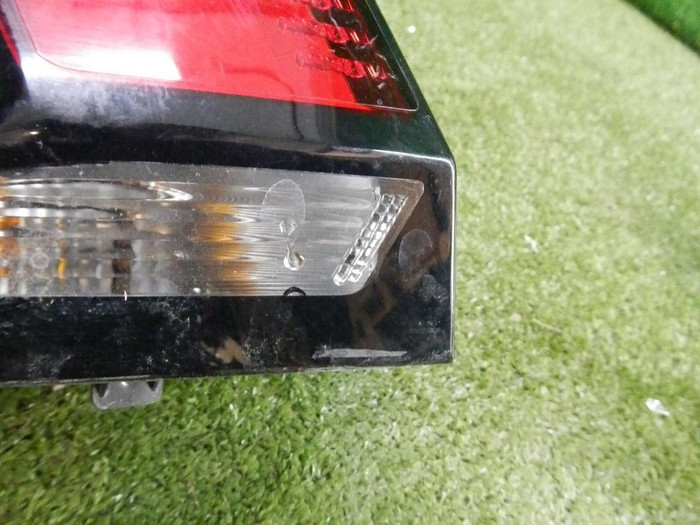 Фонарь левый внешний Peugeot 3008 2 (2016-2020)