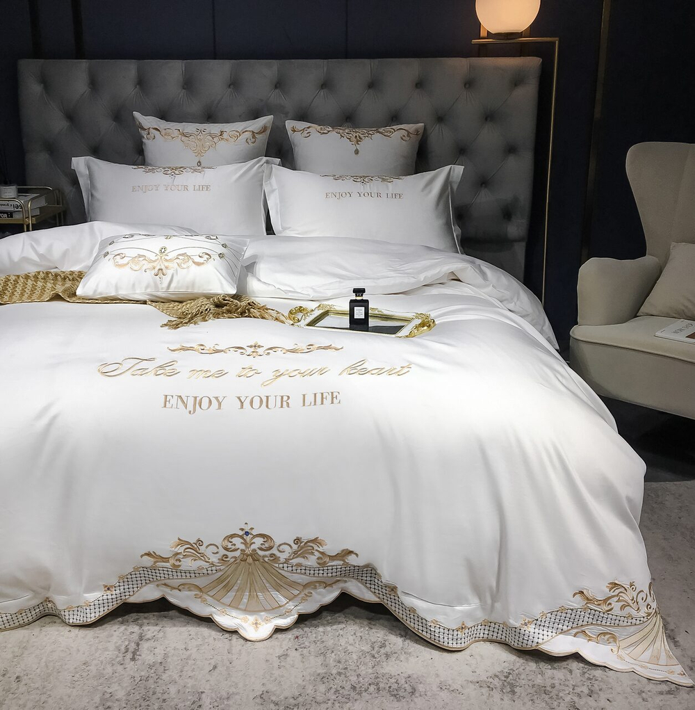 Постельное белье Сатин Гладкокрашеный Вышивка Делюкс на резинке DHCR006