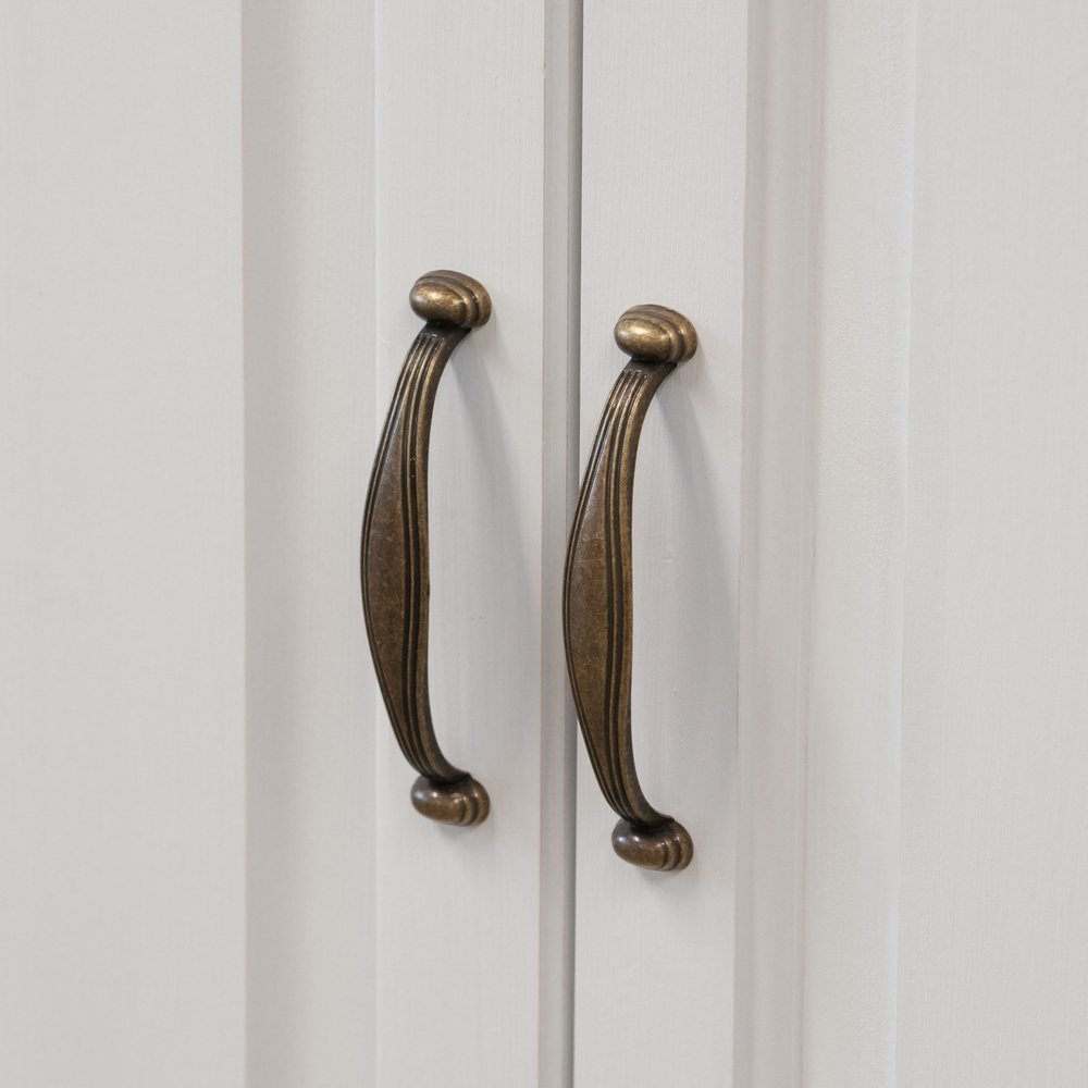 Шкаф для одежды распашной белый Харви двухдверный деревянный со штангой и полками, шкаф для вещей в прихожую и спальню с филенкой в викторианском стиле из массива сосны