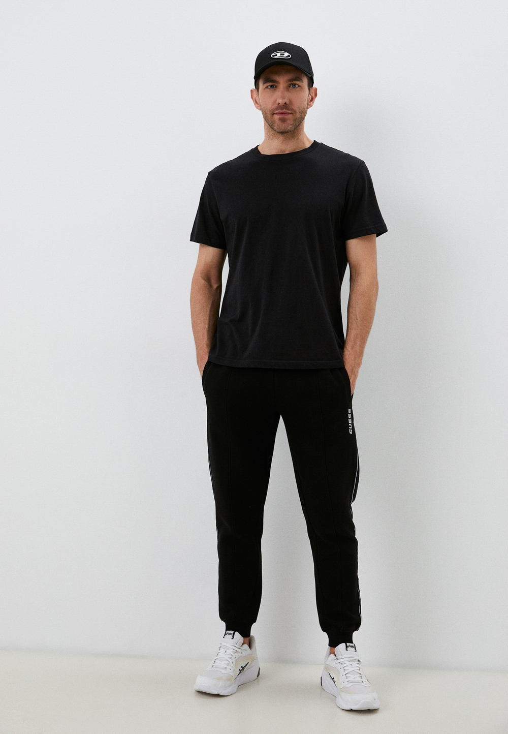 Брюки мужские GUESS