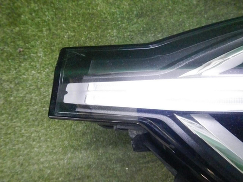Фара левая Volvo XC60 2 (2017-2021) LED
