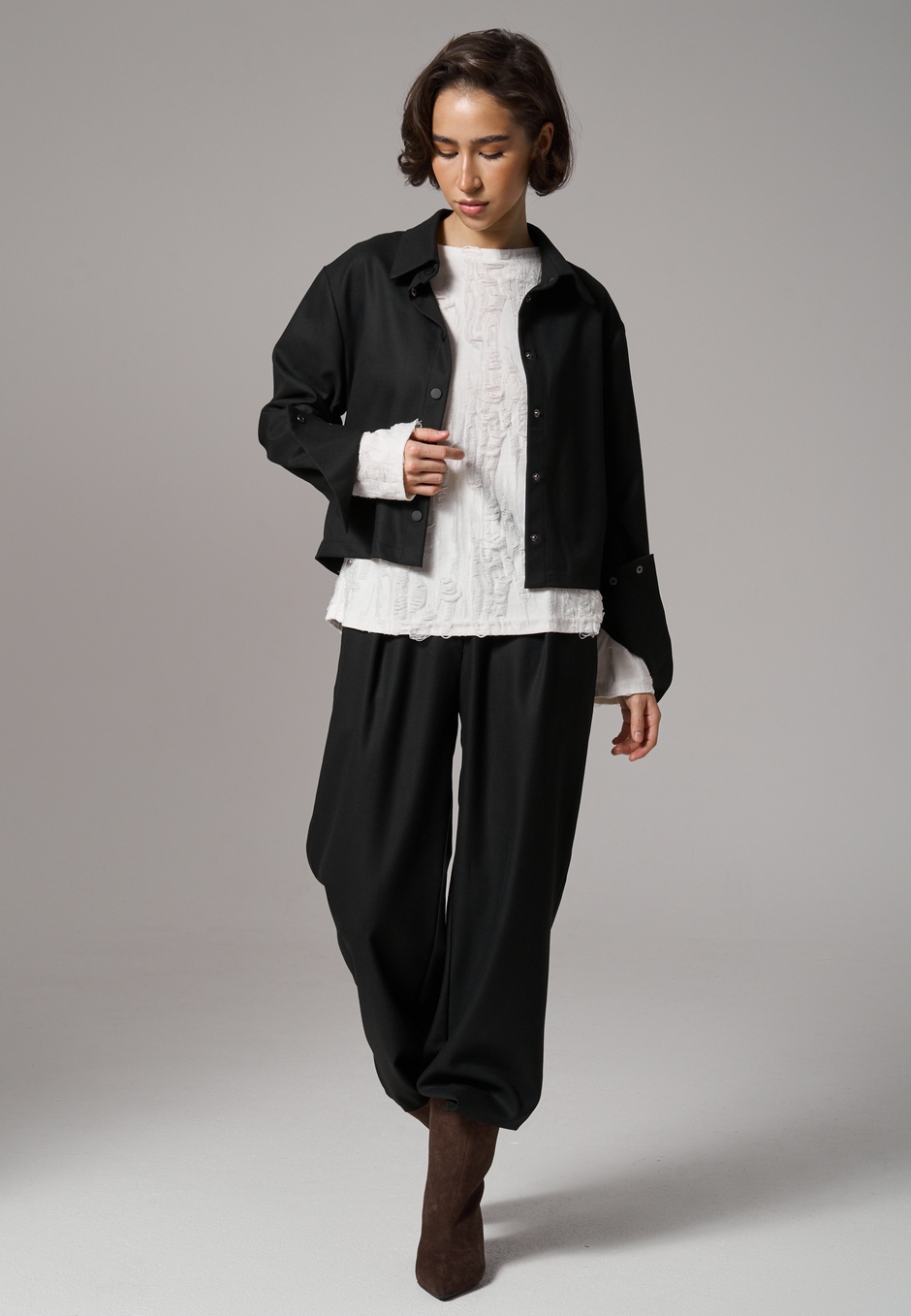 Брюки с поясом на резинке черные