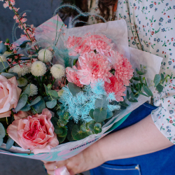 149. Свежий нежный букет с ароматными пионовидными розами