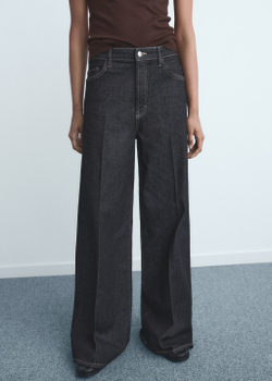 Джинсы с широкими штанинами и высокой посадкой