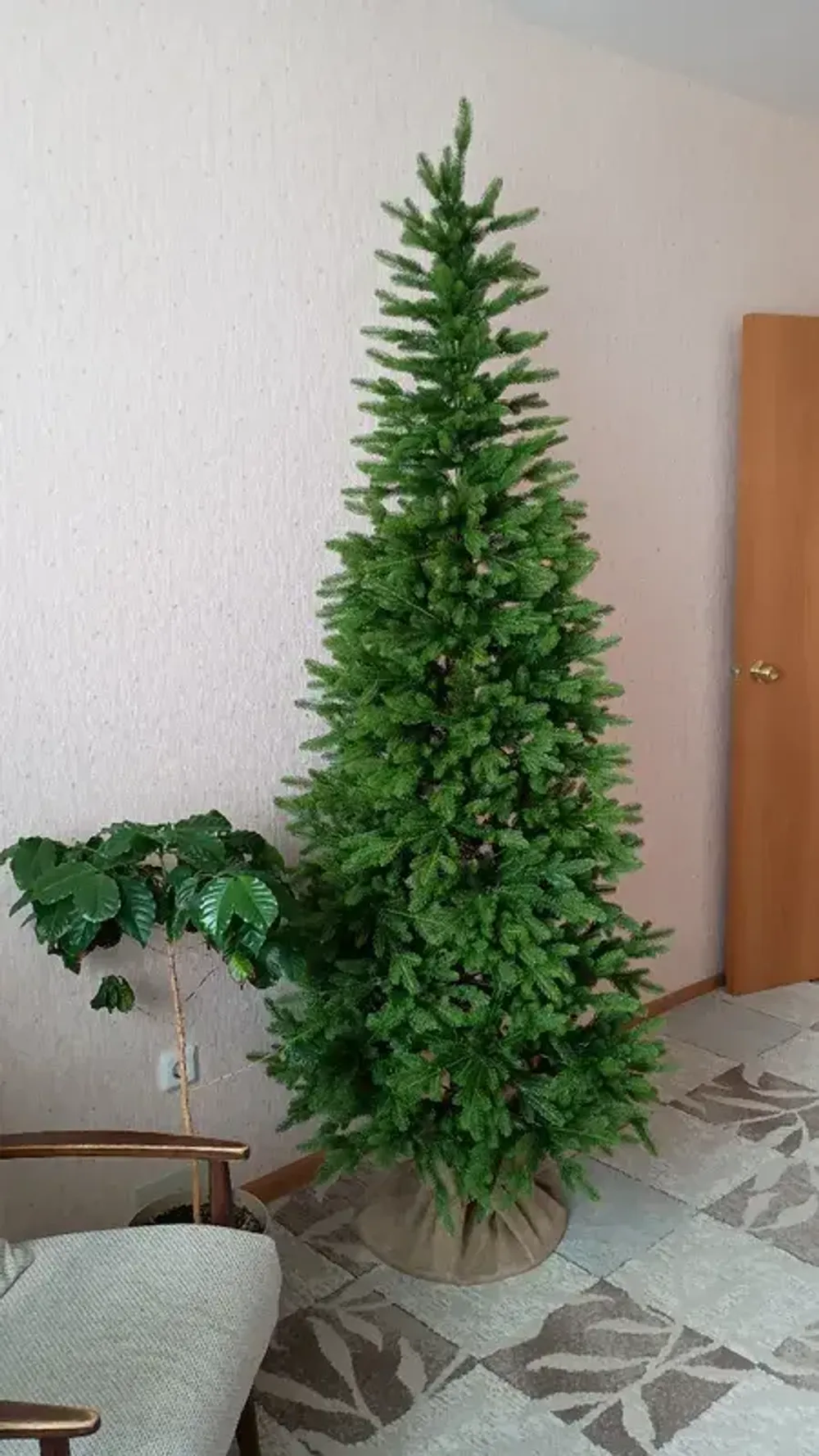 Искусственная елка на ножке «Николь» (Литая хвоя) 180 см / 1,8 м