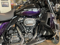 CVO Limited 117 Harley-Davidson 2021 Royal Purple Fade & Royal Black