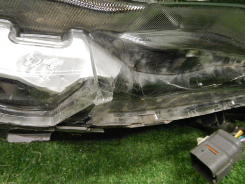 Битая Фара правая Subaru XV 2 GT (2017-2021) LED