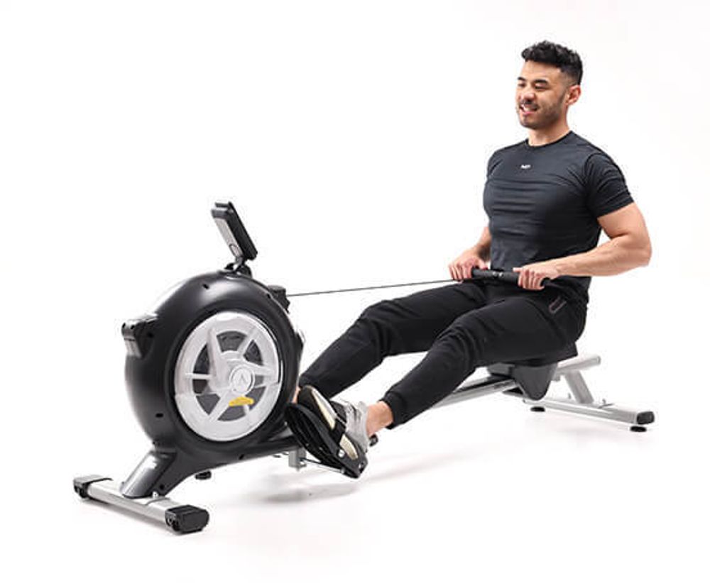 Гребной тренажер Genau RW500 Hydro