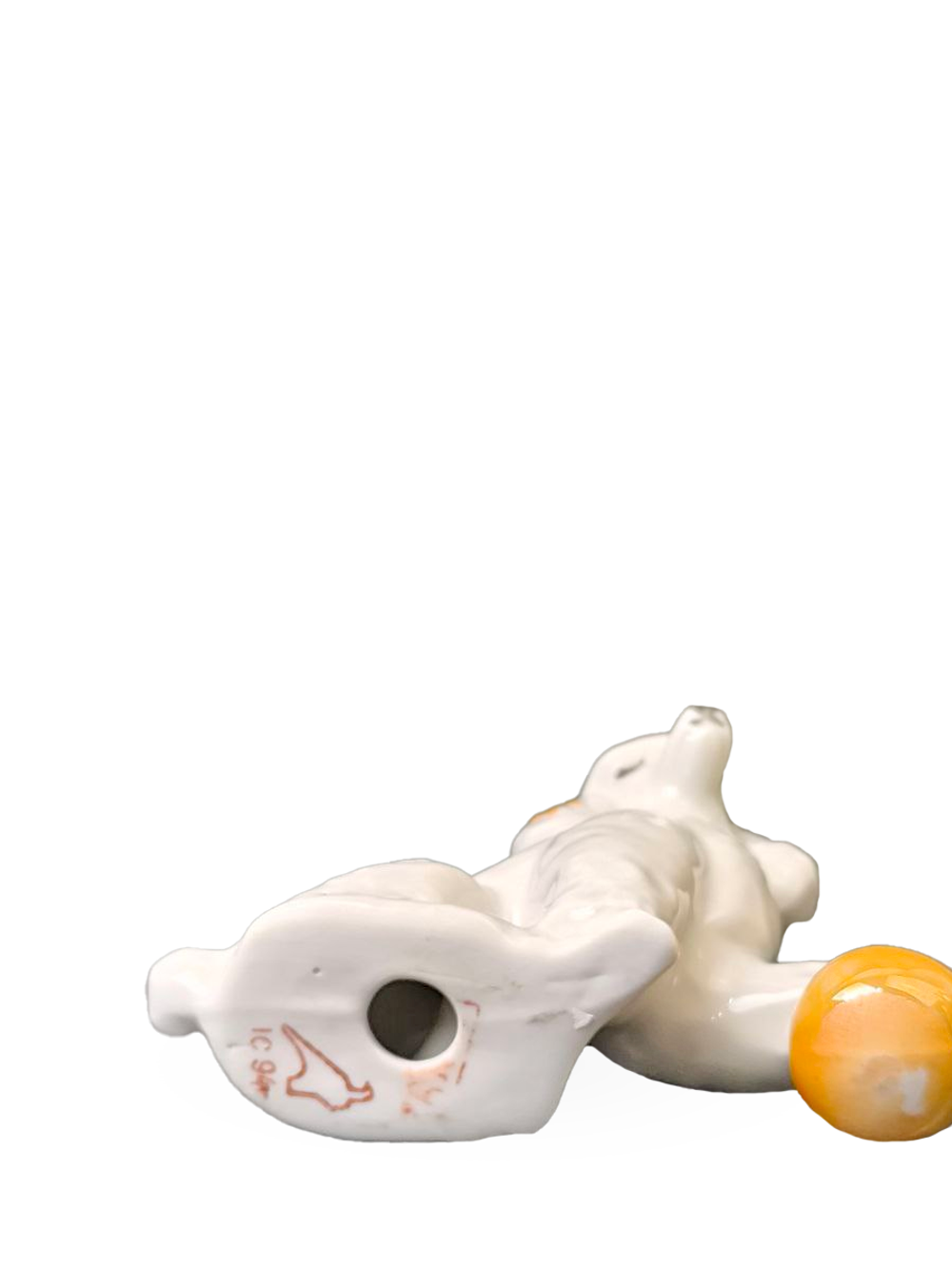 Фарфоровая статуэтка (миниатюра) "Пудель с мячом" Дулево