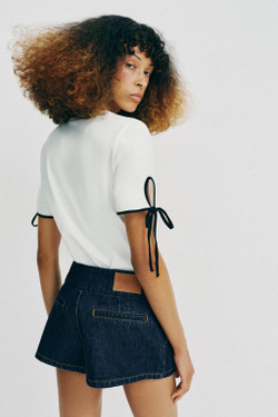 ZARA ФУТБОЛКА С БАНТАМИ И КОНТРАСТНОЙ ОТДЕЛКОЙ, БЕЛЫЙ
