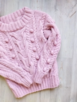 Женский свитер "Виноград" со спущенными плечами