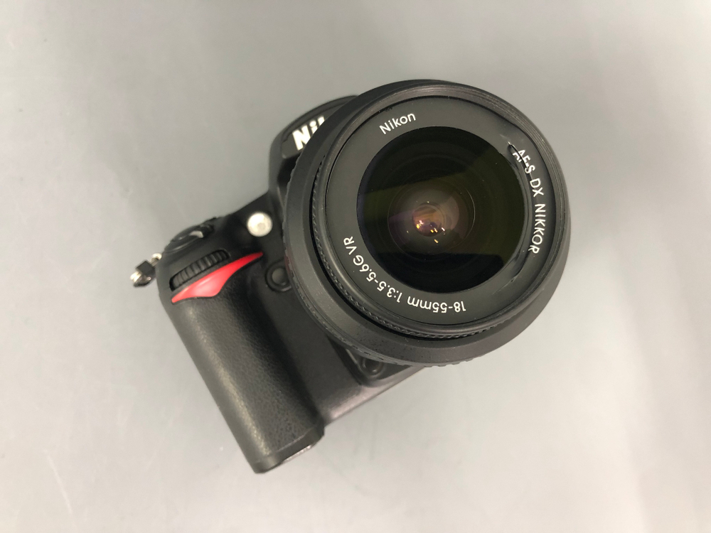 Nikon D7000 + kit 18-55mm 3.5-5.6G VR 5.600 кадров