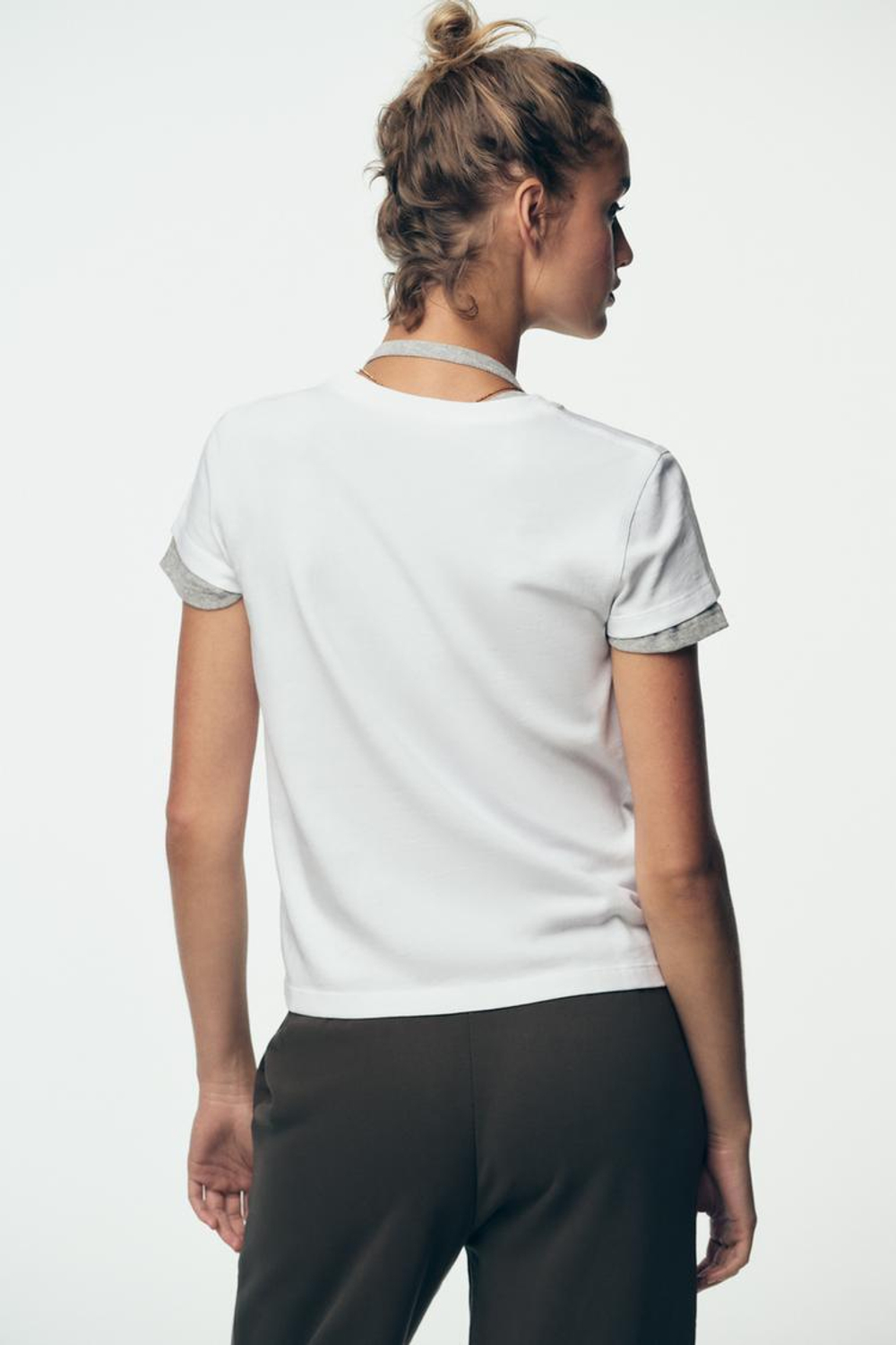 ZARA ФУТБОЛКА ИЗ ТКАНИ С ЭФФЕКТОМ ПОТЕРТОСТИ С КАРМАНОМ, БЕЛЫЙ