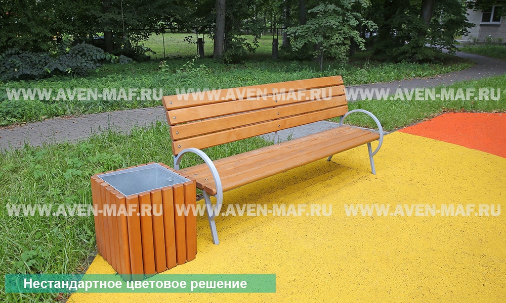 Скамейка на металлическом каркасе