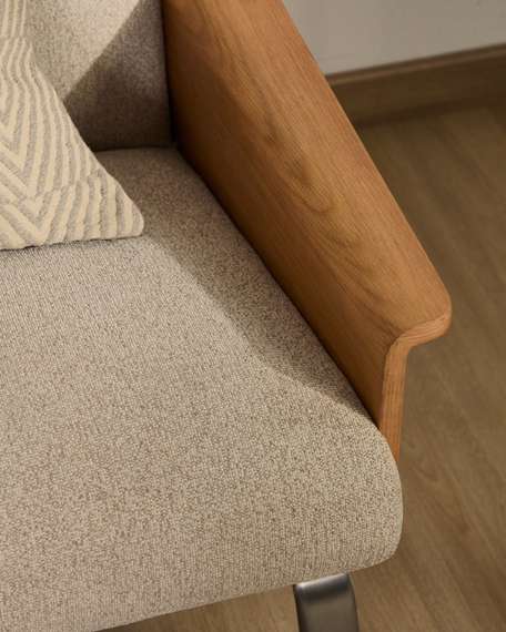 Трехместный диван Amsen, бежевый с подлокотниками из шпона дуба