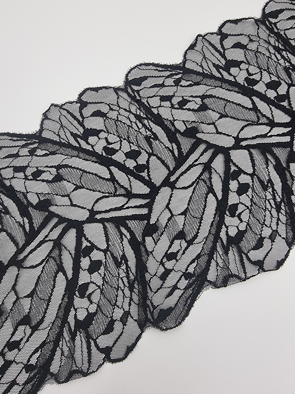 Кружево эластичное черное с блеском КС56 (19 см)