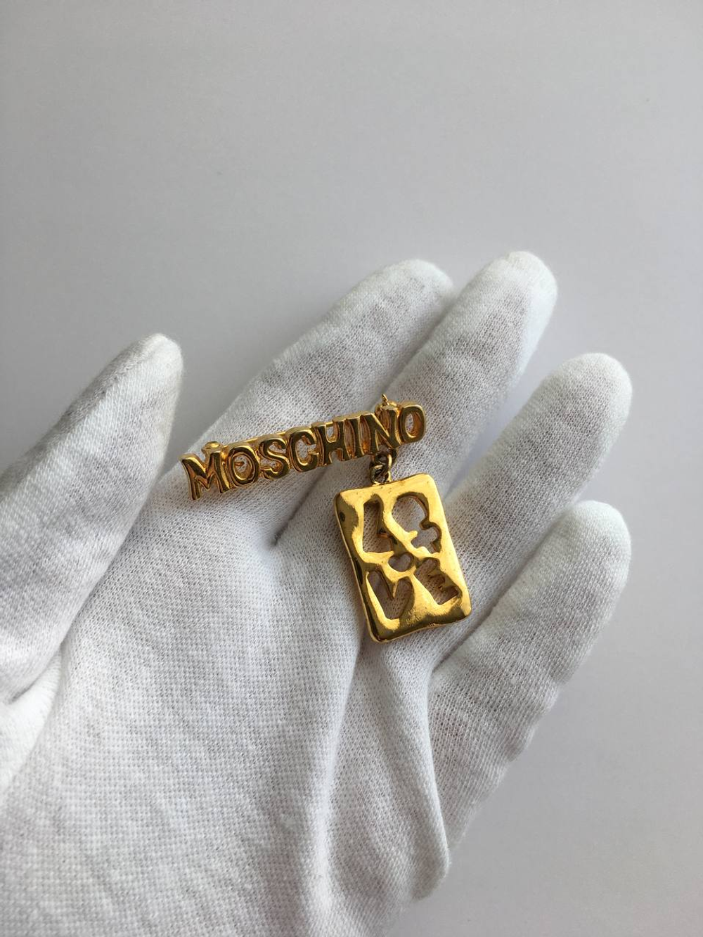 Брошь Moschino