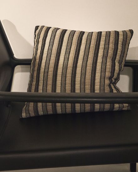 Чехол на подушку Isena из 100% хлопка с разноцветной вышивкой 50 x 50 см