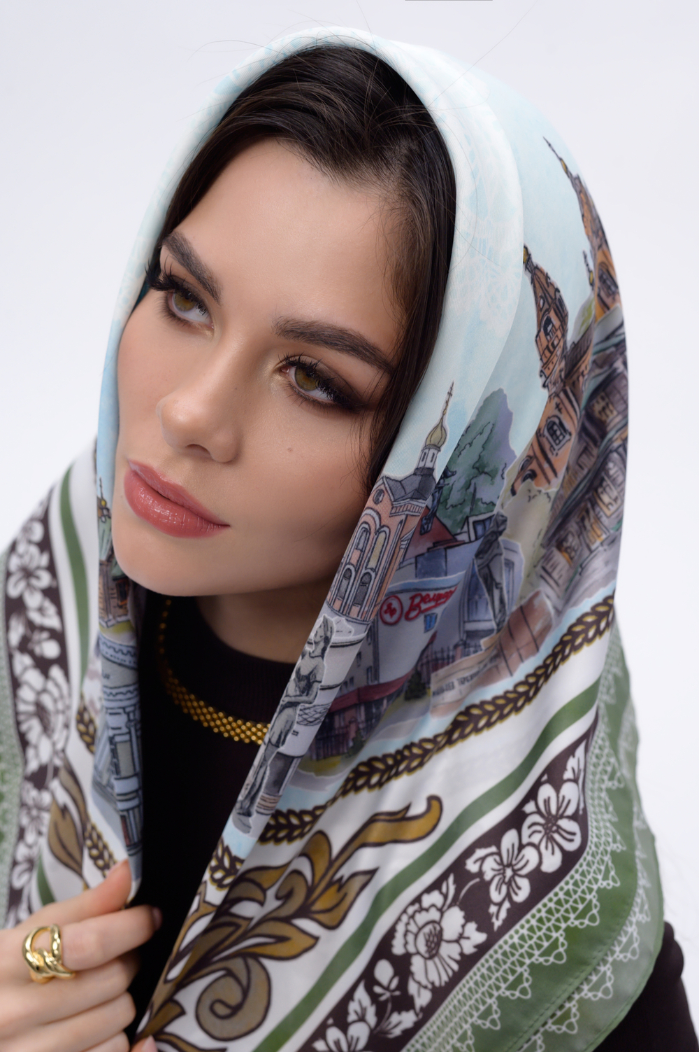 Платок «Связь времен» оливковый