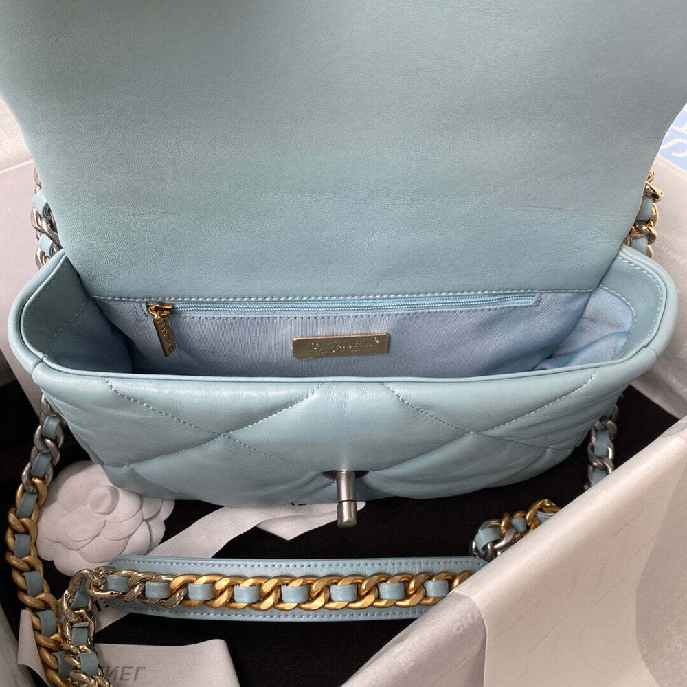 Chanel 19 26 cm