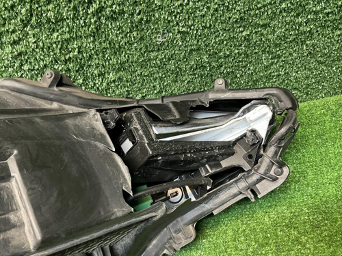 Битая Фара левая Lexus RX 4 (2019-2022) LED