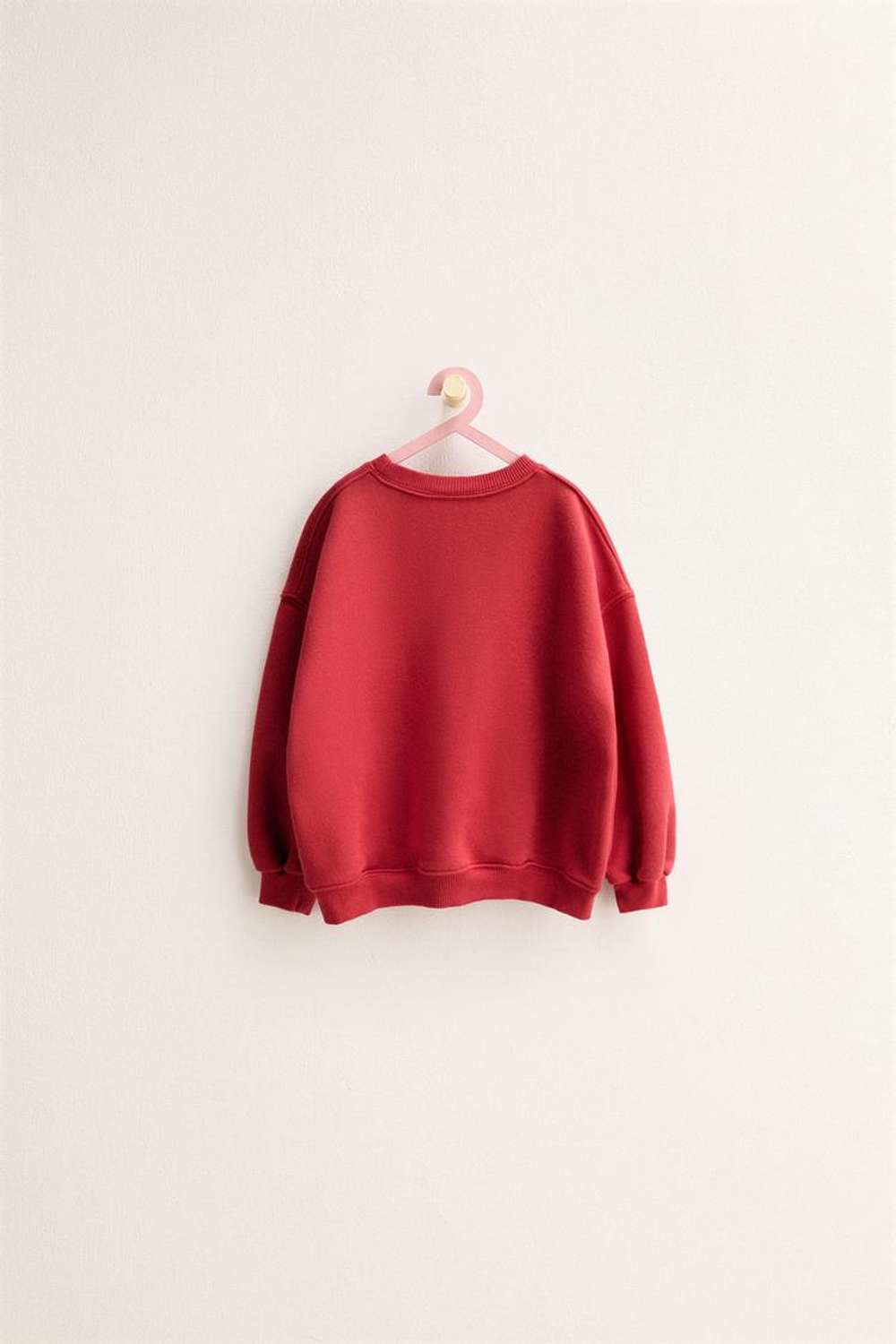 ZARA TIMELESS - ОДНОТОННАЯ ТОЛСТОВКА С НАДПИСЬЮ, КРАСНЫЙ