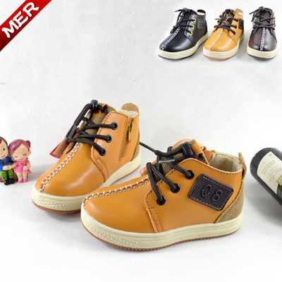 Ботинки детские со шнуровкой и декоративной строчкой