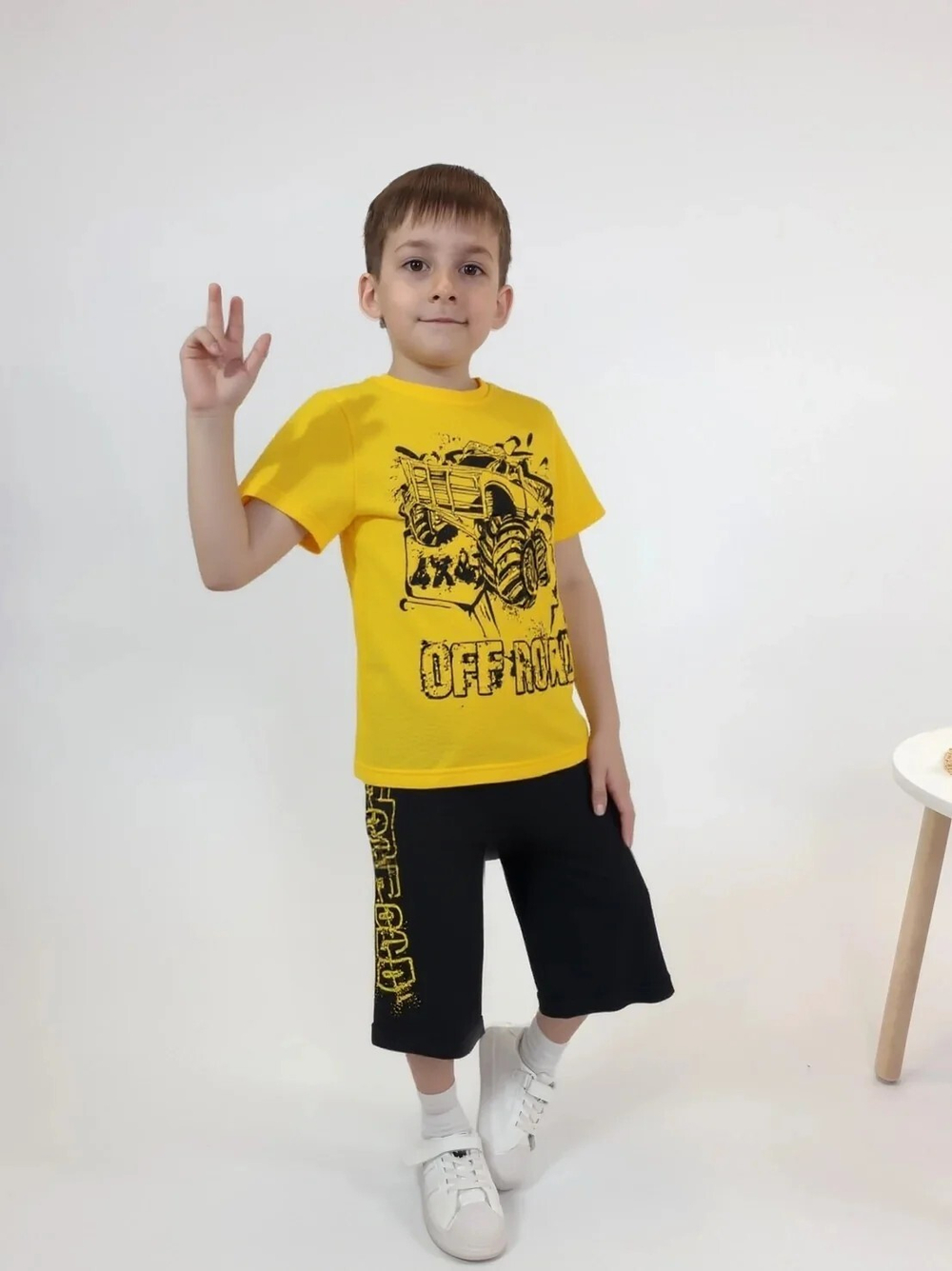 01-152-2 Комплект для мальчика (джемпер+шорты)