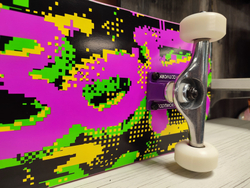 Скейт в сборе Пиксель (Размер 8.125 x 31.625)