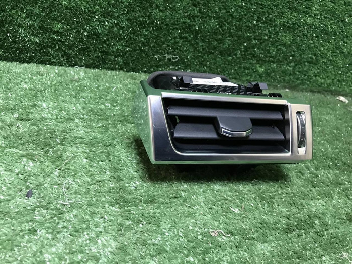 Воздуховод левый Land-Rover Discovery Sport 19-нв