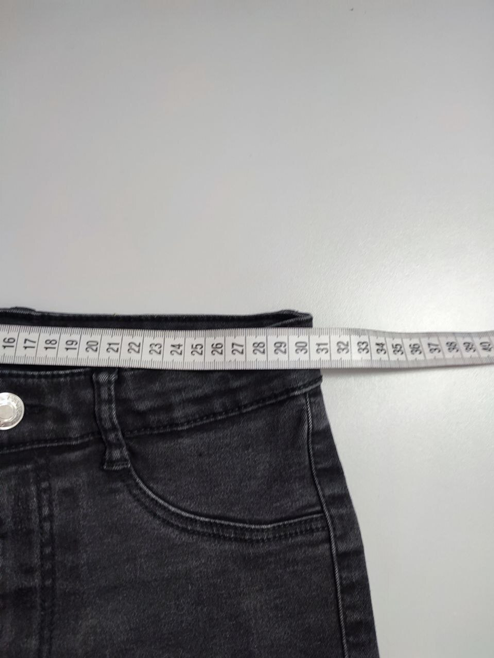 Джинсы Zara узкие 42 размер