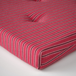 IKEA JUSTINA  (ИКЕА ЙУСТИНА)  -  Подушка для стула, красно-серый/полосатый рисунок, 42/35x40x4 см